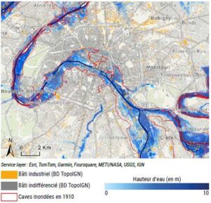Carte topographique de Paris avec zones inondées représentées en bleu foncé à clair selon la hauteur d’eau simulée, basées sur les PHEC et les zones inondées en 1910.